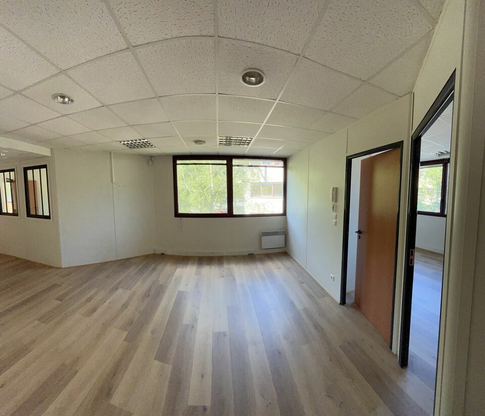 Location Bureau à Rennes de 151m² - Réf. n°2528 - PHOTO1_2528_1689688301.jpg