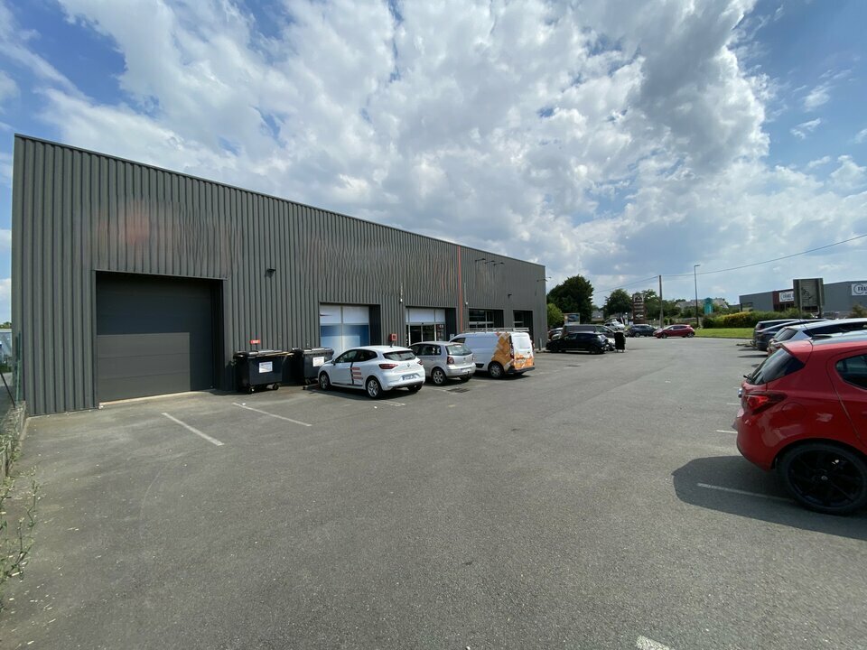 Location Entrepôt – Local d’activité à La Mézière de 400m² - Réf. n°3209 - PHOTO1_3209_1719331100.jpg