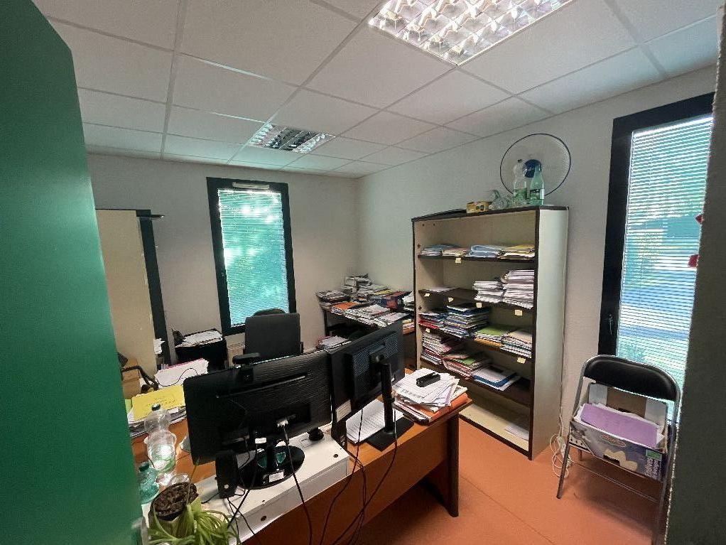 Location Bureau à Chartres-de-Bretagne de 162m² - Réf. n°3711 - PHOTO1_3711_1671100629.jpg