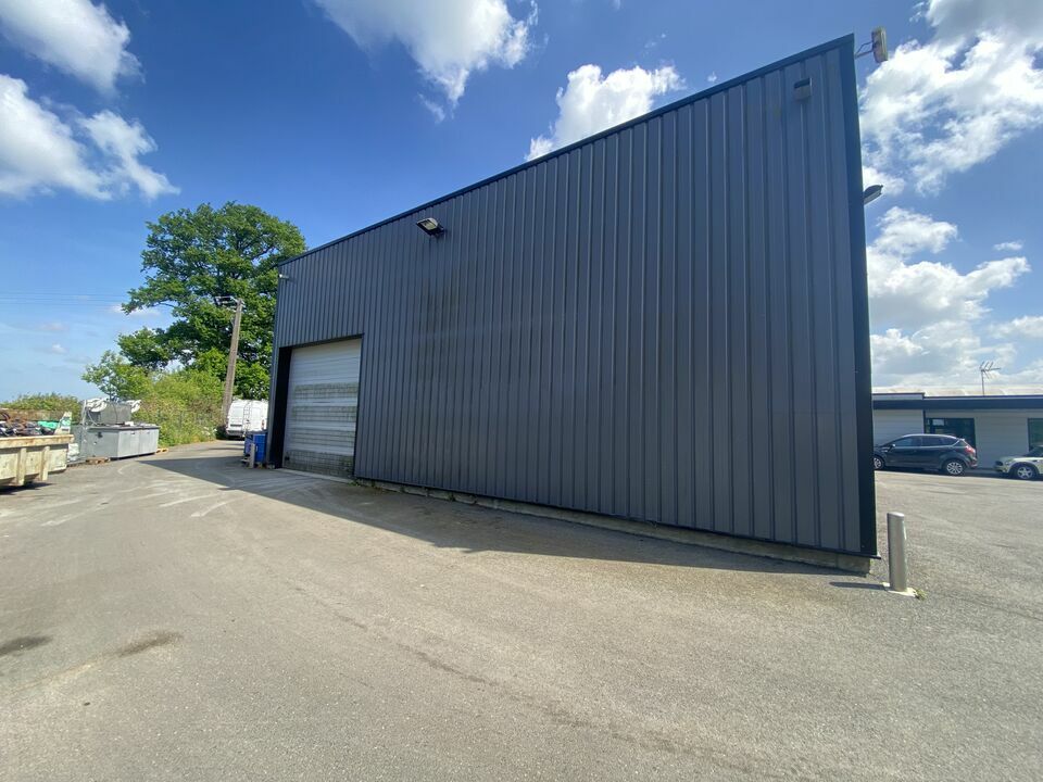 Vente Entrepôt – Local d’activité à Chevaigné de 777m² - Réf. n°3829 - PHOTO1_3829_1709127759.jpg