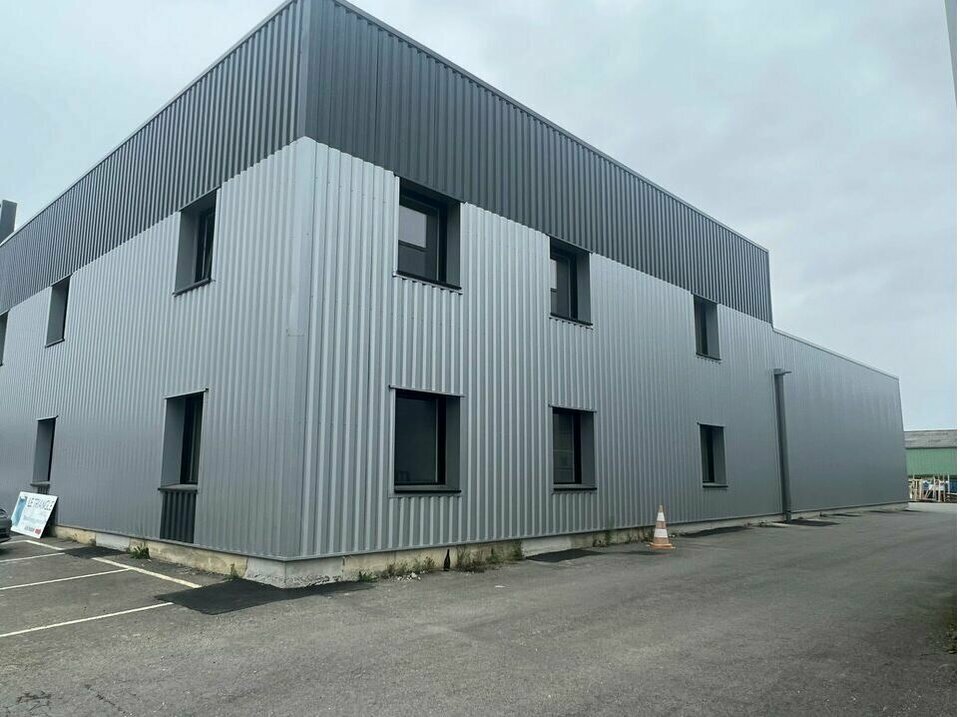 Location Bureau à Pacé de 216m² - Réf. n°3884 - PHOTO1_3884_1676971368.jpg