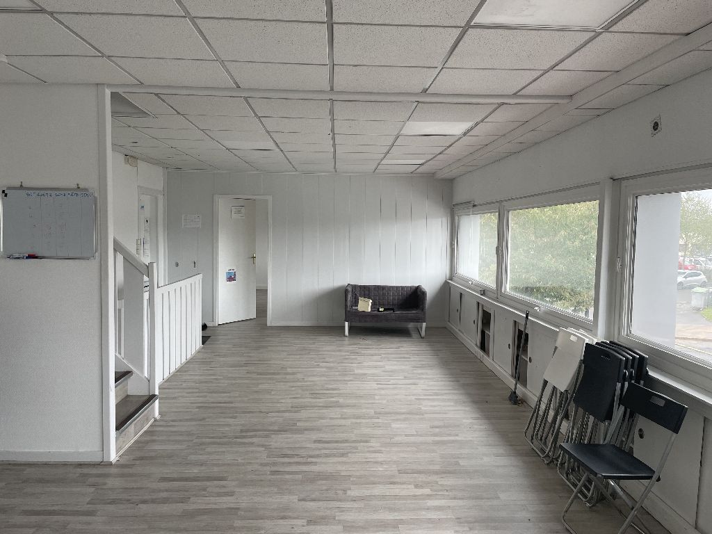 Location Bureau à Pacé de 75m² - Réf. n°3925 - PHOTO1_3925_1669020199.jpg