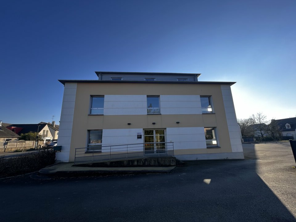 Location Bureau à Betton de 295m² - Réf. n°4062 - PHOTO1_4062_1675848579.jpg