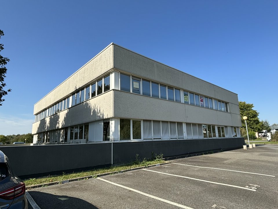 Vente Bureau à Bruz de 356m² - Réf. n°4218 - PHOTO1_4218_1696323329.jpg