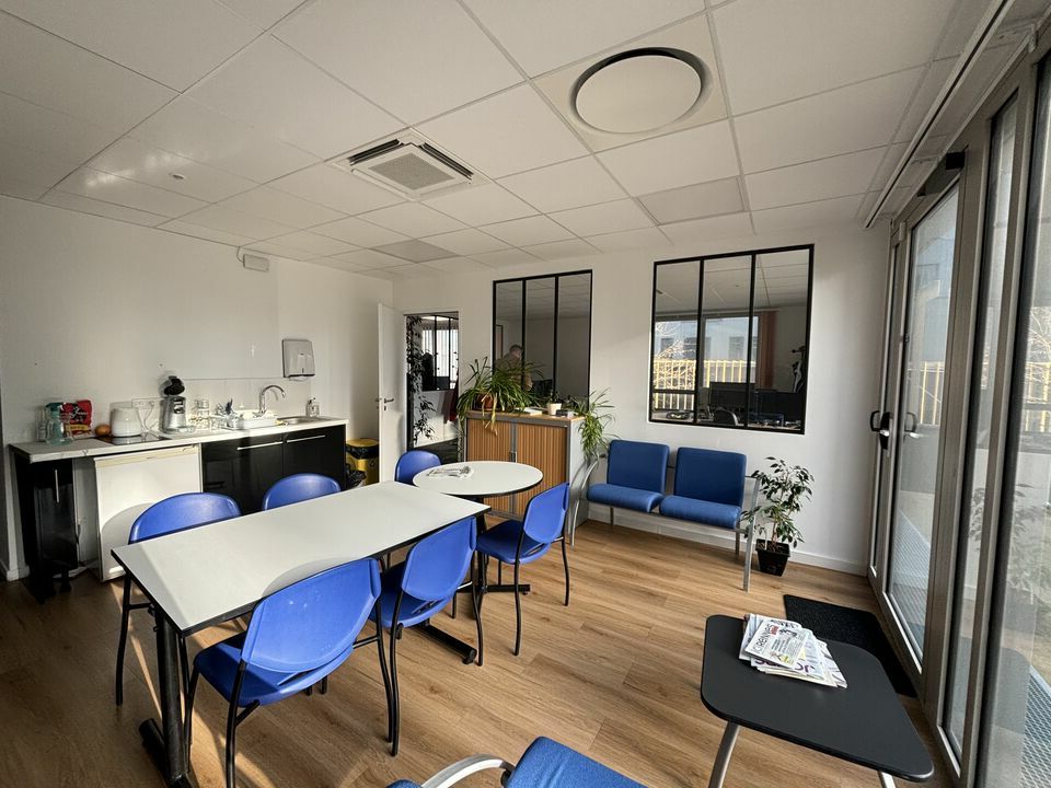 Location Bureau à SAINT JACQUES DE LA LANDE de 153m² - Réf. n°4274 - PHOTO1_4274_1705489505.jpg