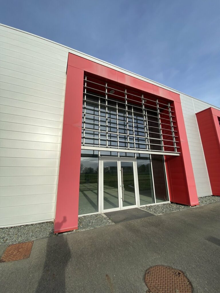 Location Entrepôt – Local d’activité à Brécé de 370m² - Réf. n°4357 - PHOTO1_4357_1720100038.jpg