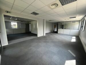 Vente Bureau à Chartres-de-Bretagne de 100m² - Réf. n°4174 - PHOTO2_4174_1688656556.jpg