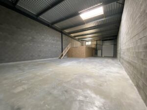 Location Entrepôt – Local d’activité à Liffré de 288m² - Réf. n°4153 - PHOTO3_4153_1709713815.jpg