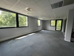 Vente Bureau à Chartres-de-Bretagne de 100m² - Réf. n°4174 - PHOTO3_4174_1688656556.jpg