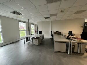 Location Bureau à SAINT JACQUES DE LA LANDE de 450m² - Réf. n°3842 - PHOTO4_3842_1671527786.jpg