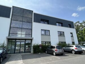 Vente Bureau à Chartres-de-Bretagne de 100m² - Réf. n°4174 - PHOTO4_4174_1688656557.jpg