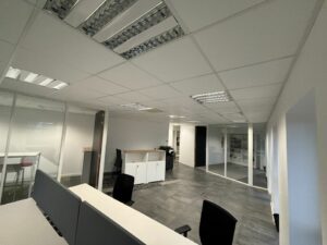 Location Bureau à Noyal-Chatillon-sur-Seiche de 157m² - Réf. n°2735 - PHOTO5_2735_1702308672.jpg