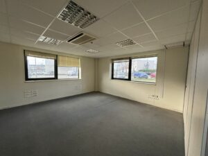 Location Bureau à SAINT GREGOIRE de 1500m² - Réf. n°3918 - PHOTO5_3918_1702308049.jpg