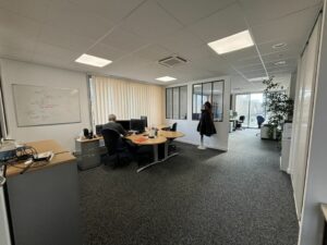 Location Bureau à SAINT JACQUES DE LA LANDE de 153m² - Réf. n°4274 - PHOTO5_4274_1705489507.jpg